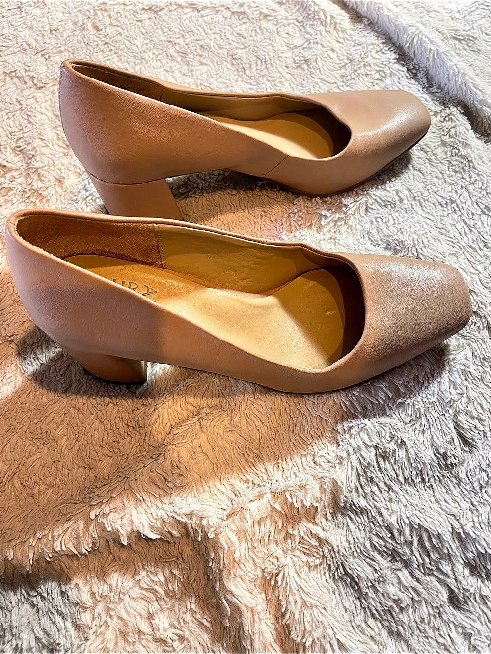 Naturalizer Pointed Toe Block Heel Pumps in Brown US 7.5
